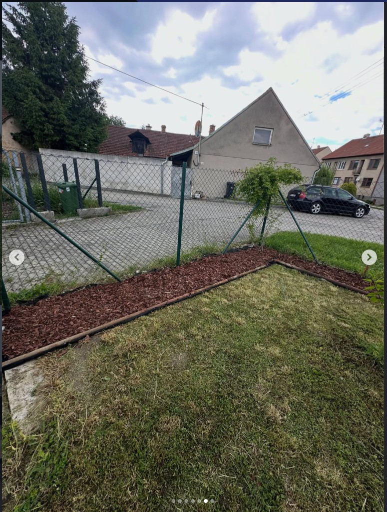 Příprava půdy pro nový trávník u rodinného domu